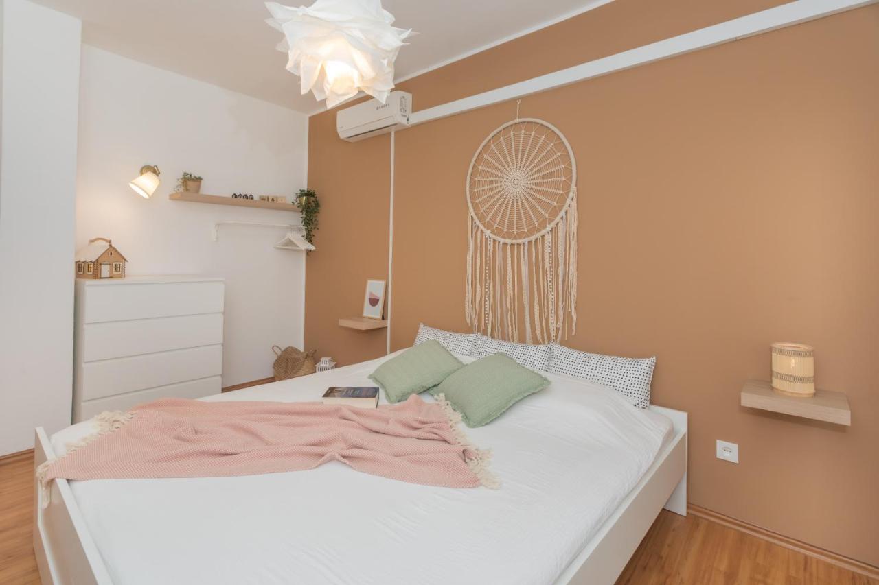 Moon And Dream Apartment Brodarica  Exterior photo